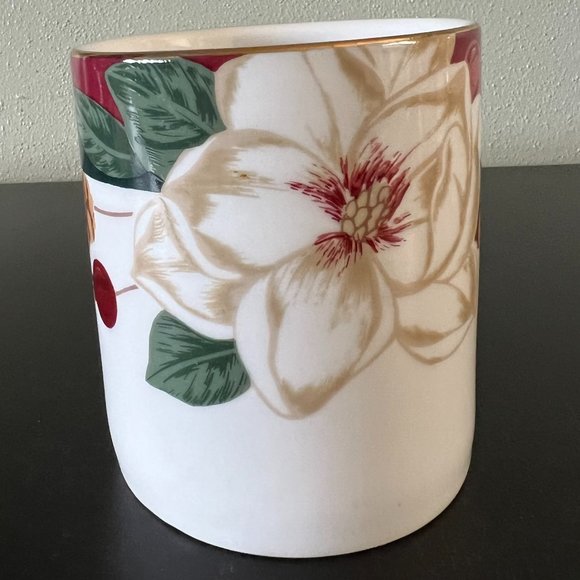 Set of 3 FAIRFIELD Magnolia Blossoms and Pine Cones  Fine China Mugs - Picture 4 of 10